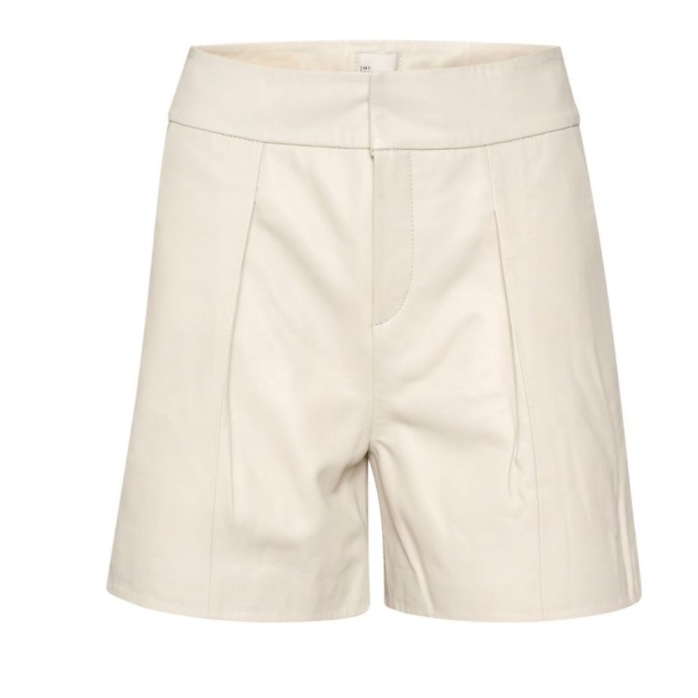 NWT MY ESSENTIAL WARDROBE 12 The Leather Shorts Champagne Cream Size EU 34 US 2